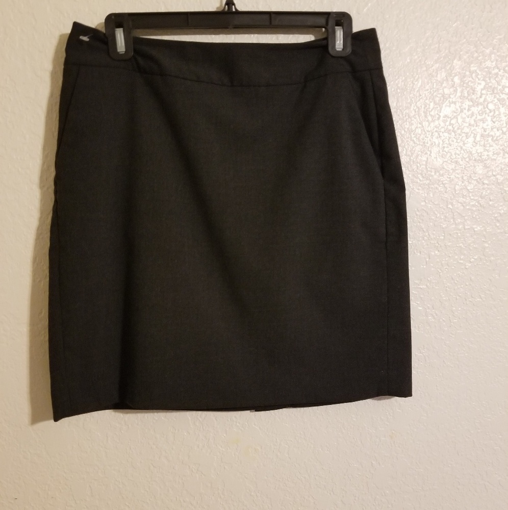 Banana Republic Skirt size  6 Petite